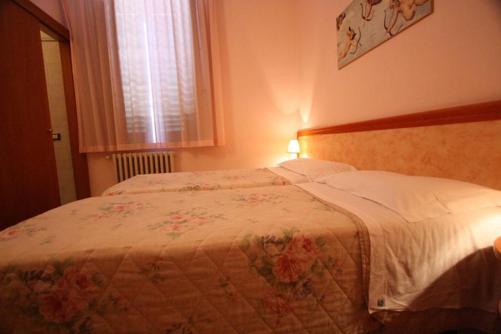 Hotel Venezia Монтекатіні-Терме Номер фото